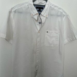 Tommy Hilfiger Men's Short Sleeve Casual
Button Down Shirt
New with tags